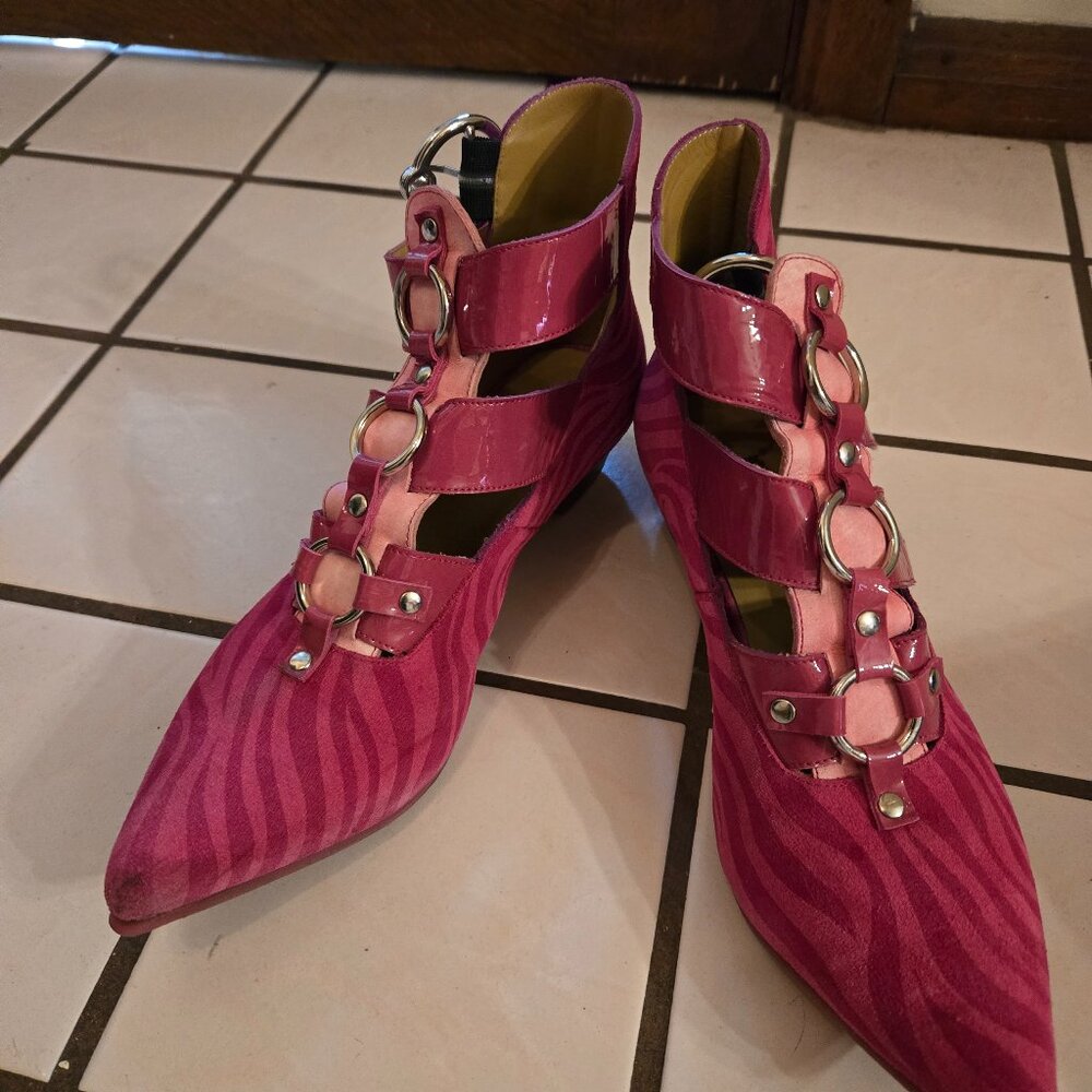 John Fluevog Tammie Rose Pink Zebra Sz. 7.5. $165